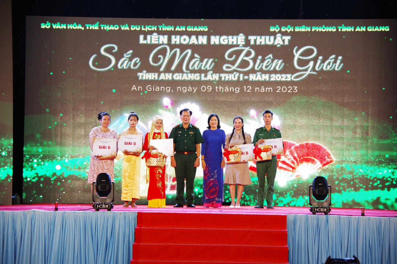 Liên hoan Nghệ thuật sắc màu biên giới tỉnh An Giang