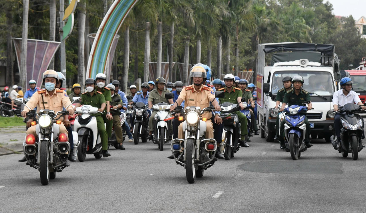 Các địa phương đồng loạt ra quân trấn áp tội phạm dịp Tết Nguyên đán