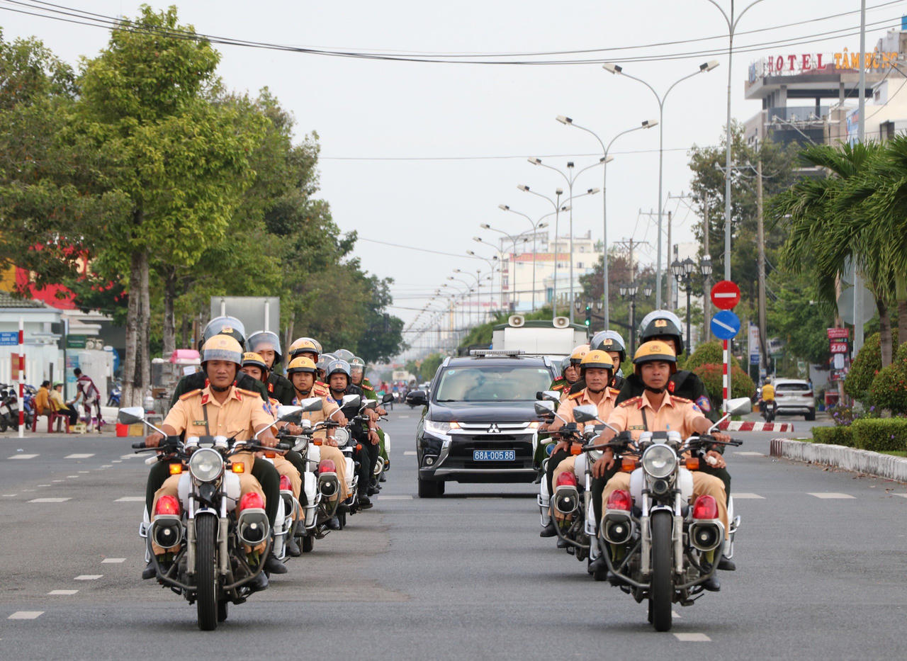 Các địa phương đồng loạt ra quân trấn áp tội phạm dịp Tết Nguyên đán