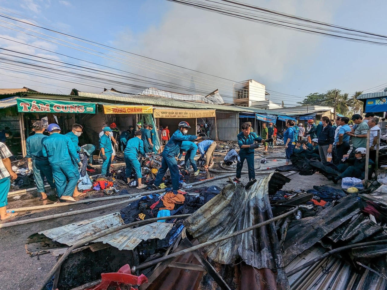 Cháy lớn ở chợ Long Châu (An Giang)