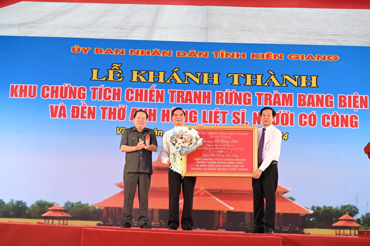 Khánh thành Khu chứng tích chiến tranh rừng tràm Bang Biện Phú và đền thờ anh hùng liệt sĩ, người có công