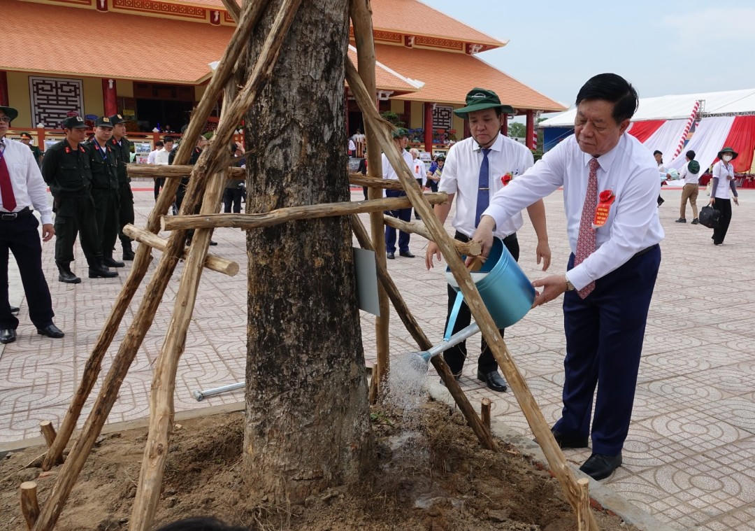 Khánh thành Khu chứng tích chiến tranh rừng tràm Bang Biện Phú và đền thờ anh hùng liệt sĩ, người có công