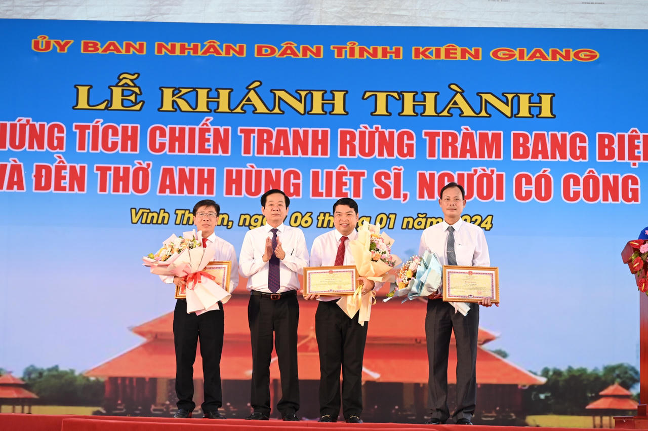 Khánh thành Khu chứng tích chiến tranh rừng tràm Bang Biện Phú và đền thờ anh hùng liệt sĩ, người có công