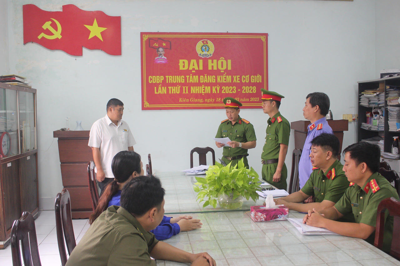 Bắt giam Giám đốc trung tâm đăng kiểm Kiên Giang 68.01S