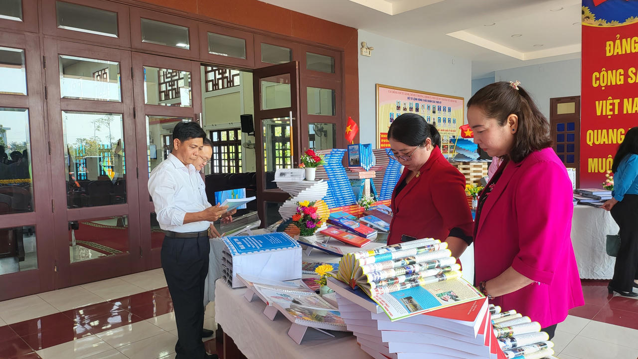 Kiên Giang: Trao giải cuộc thi viết về thông tin đối ngoại, tuyên truyền biển, đảo Việt Nam