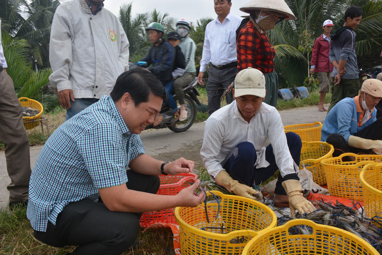 Vĩnh Thuận vượt khó chăm lo đời sống cho người dân