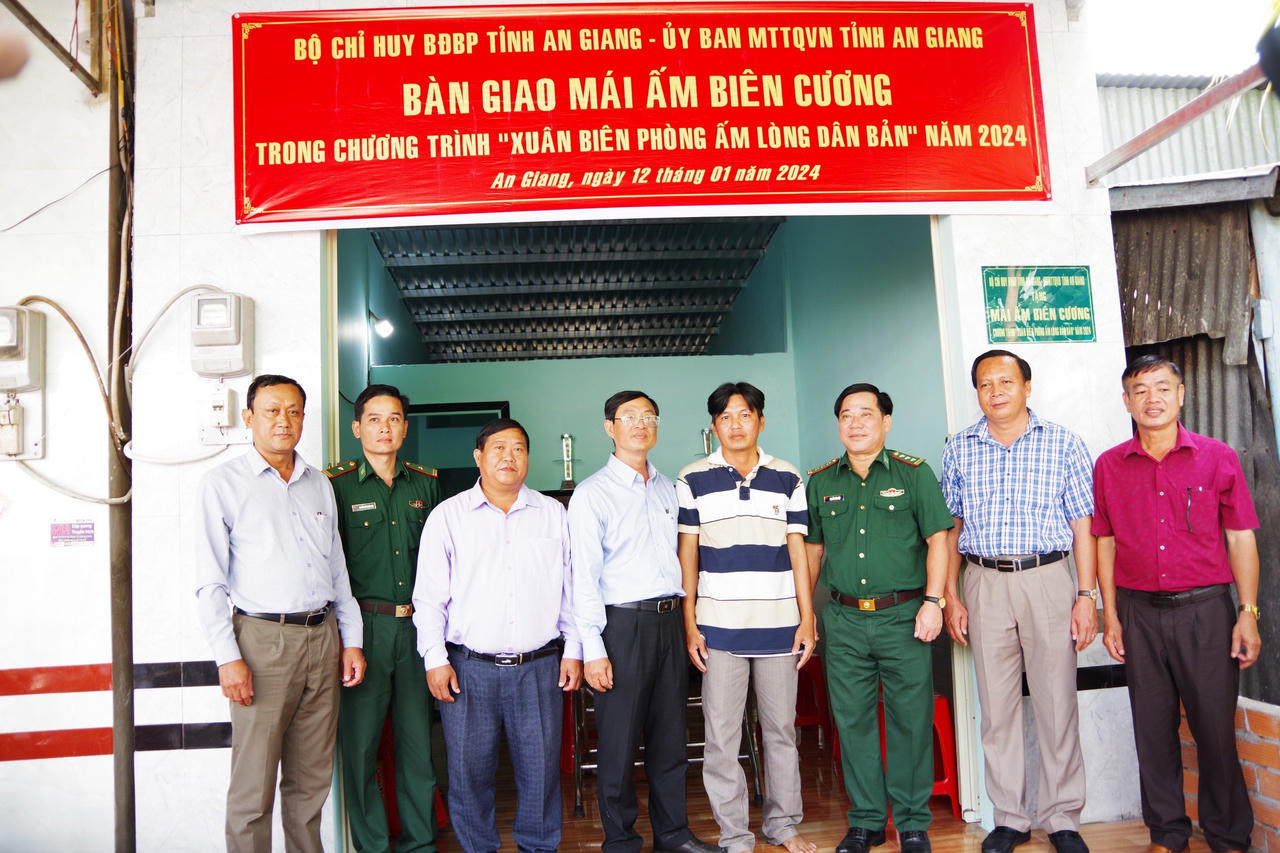 Cán bộ, chiến sĩ biên phòng An Giang bảo vệ vững chắc chủ quyền lãnh thổ, biên giới quốc gia