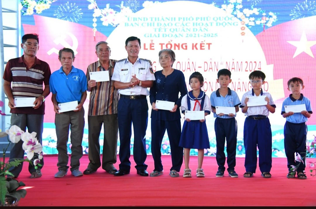 Tết sớm trên đảo ngọc tiền tiêu