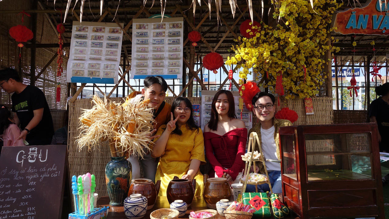 Đường mai hình bản đồ Việt Nam, điểm 'check-in' độc đáo cho du khách