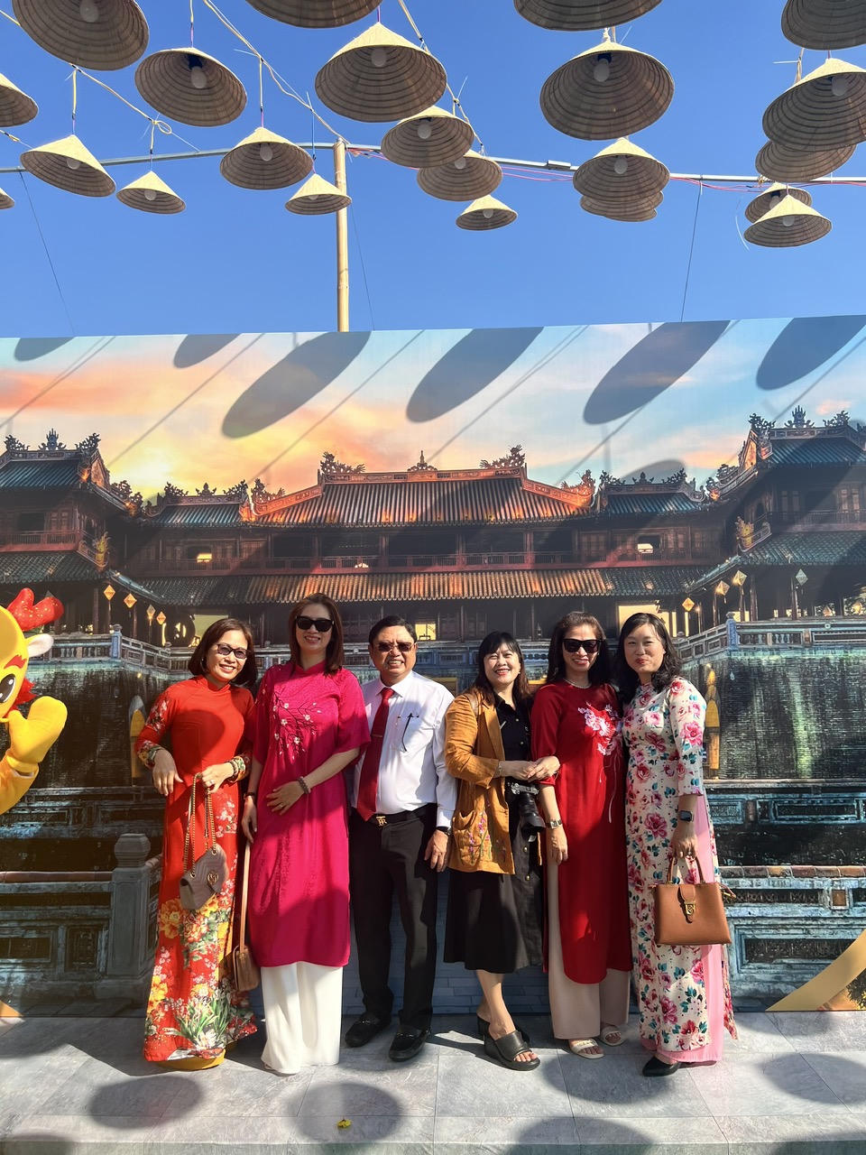 Đường mai hình bản đồ Việt Nam, điểm 'check-in' độc đáo cho du khách