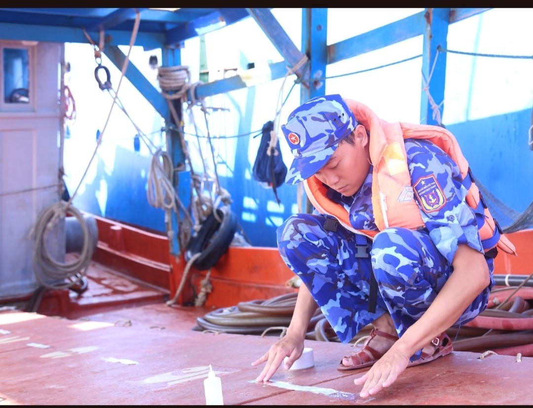 Liên tiếp bắt giữ tàu vận chuyển dầu DO trái phép