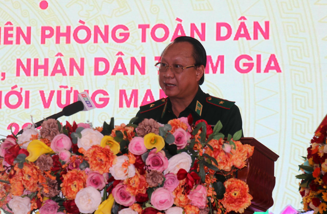 Biên phòng Kiên Giang giúp dân lao động sản xuất, xây nhà và phòng chống tội phạm bảo vệ chủ quyền biên giới