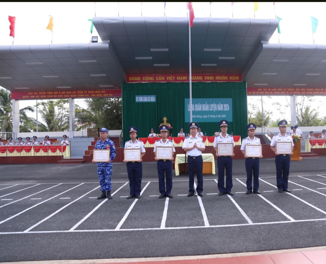 Bộ tư lệnh Vùng Cảnh sát biển 4 tổ chức lễ ra quân huấn luyện