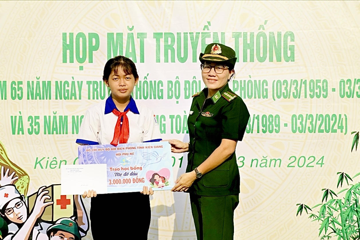 Phụ nữ Bộ đội Biên phòng Kiên Giang - Trí tuệ, bản lĩnh, hoàn thành tốt nhiệm vụ