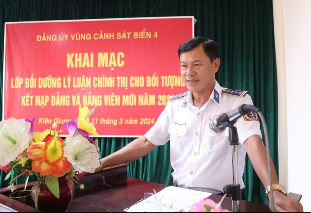 Đảng ủy Vùng Cảnh sát biển 4 bồi dưỡng chính trị cho Đảng viên và đối tượng Đảng