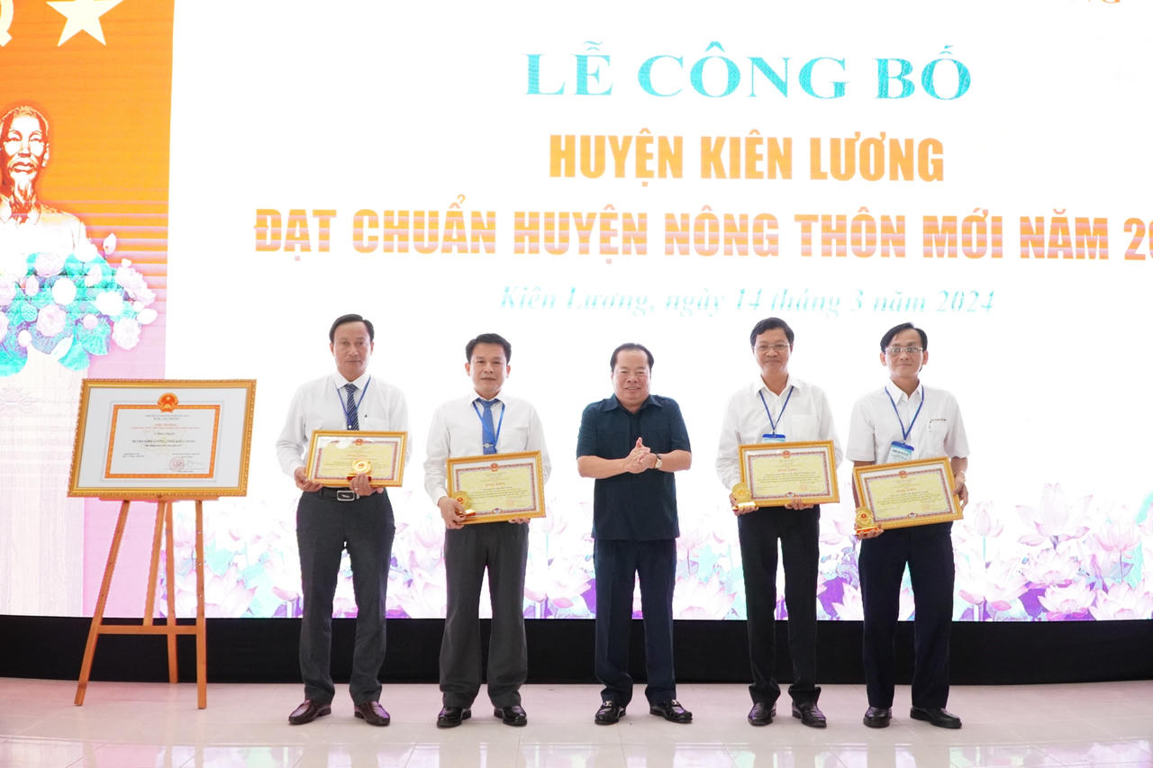 Kiên Giang có thêm huyện đạt chuẩn nông thôn mới