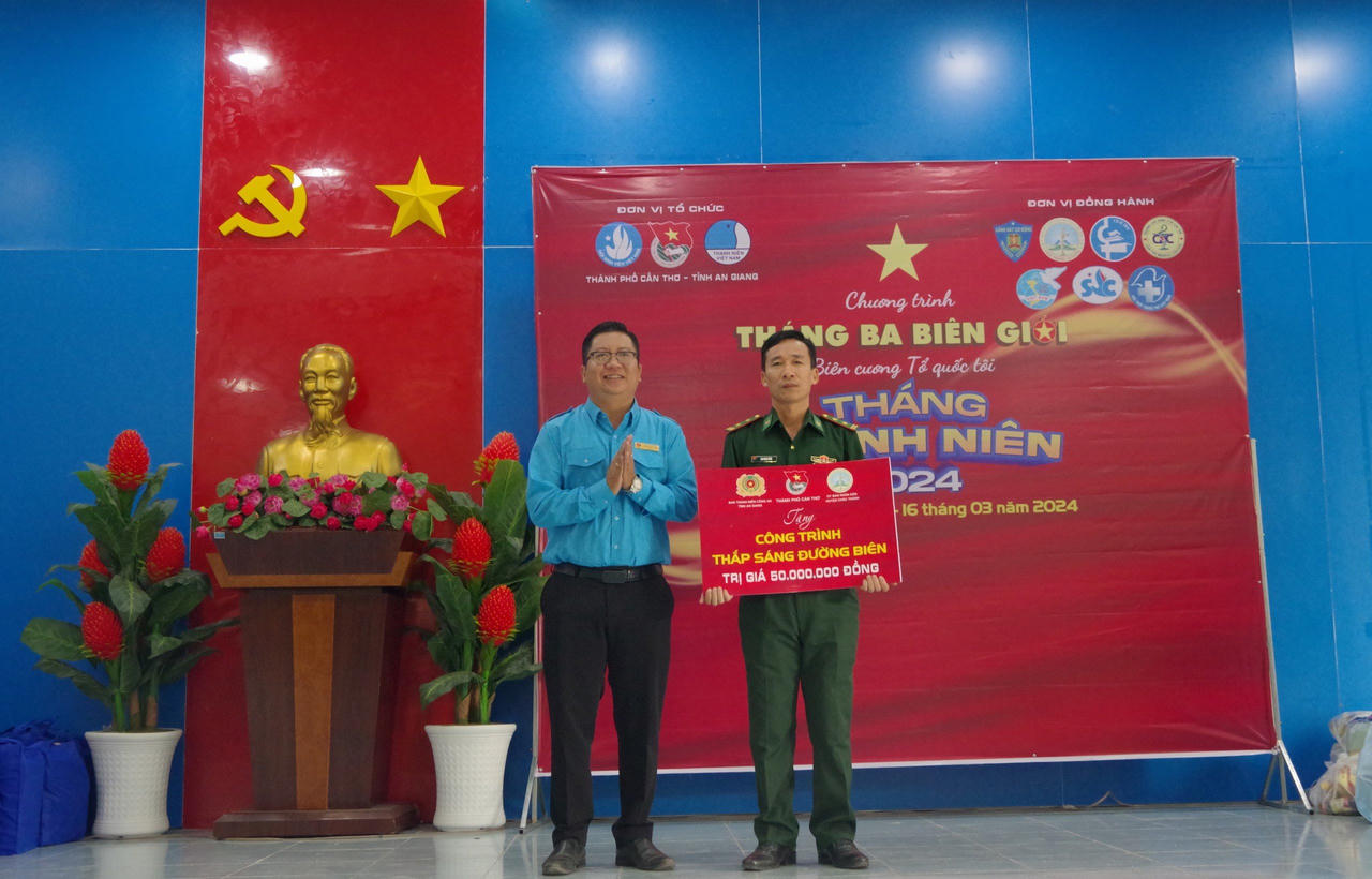 An Giang: Dấu ấn tuổi trẻ trong chương trình “Tháng Ba biên giới” tại Thành phố Châu Đốc