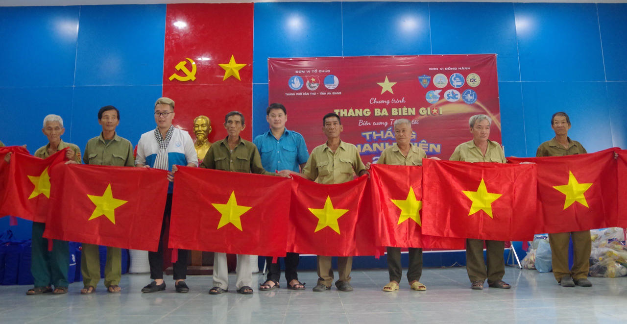 An Giang: Dấu ấn tuổi trẻ trong chương trình “Tháng Ba biên giới” tại Thành phố Châu Đốc