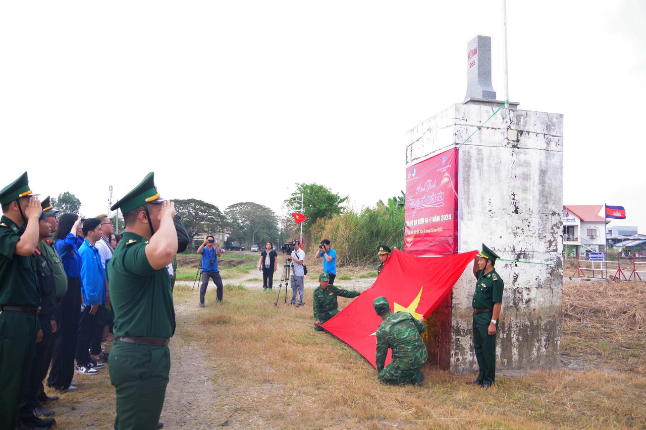 An Giang: Dấu ấn tuổi trẻ trong chương trình “Tháng Ba biên giới” tại Thành phố Châu Đốc