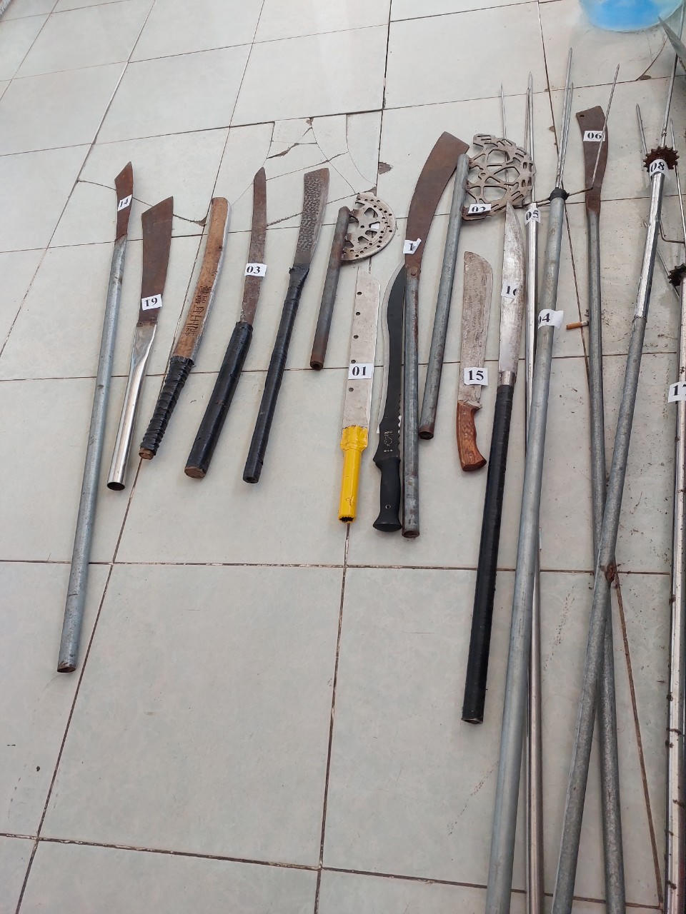 Bắt giam anh em ruột cầm đầu nhóm thanh niên sử dụng hung khí giải quyết mâu thuẫn