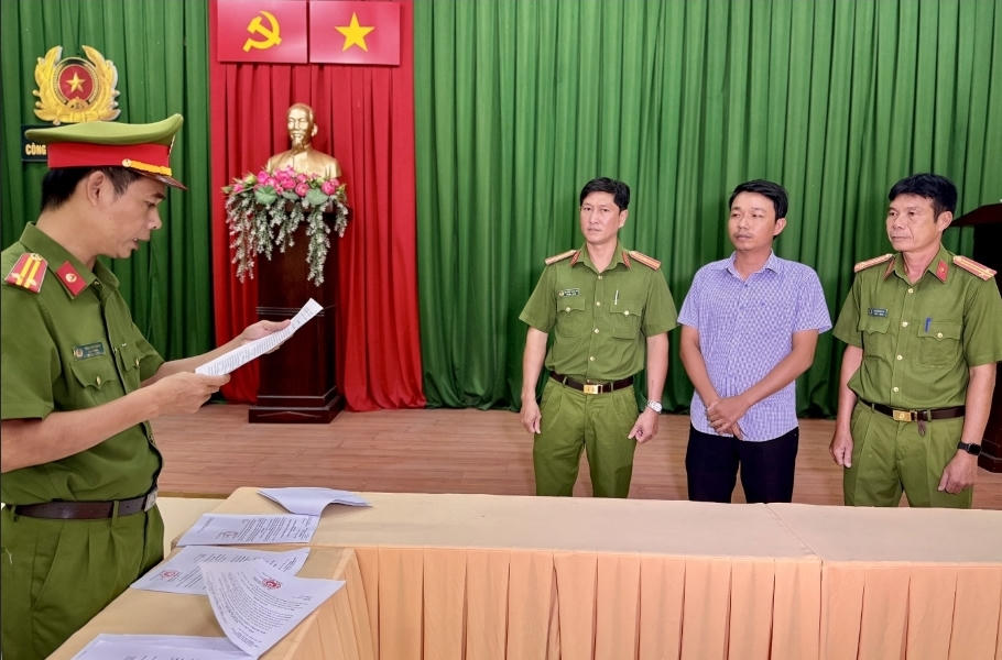 Bắt tạm giam giám đốc và cán bộ kỹ thuật của Công ty TNHH Tư vấn xây dựng Song Tiến 