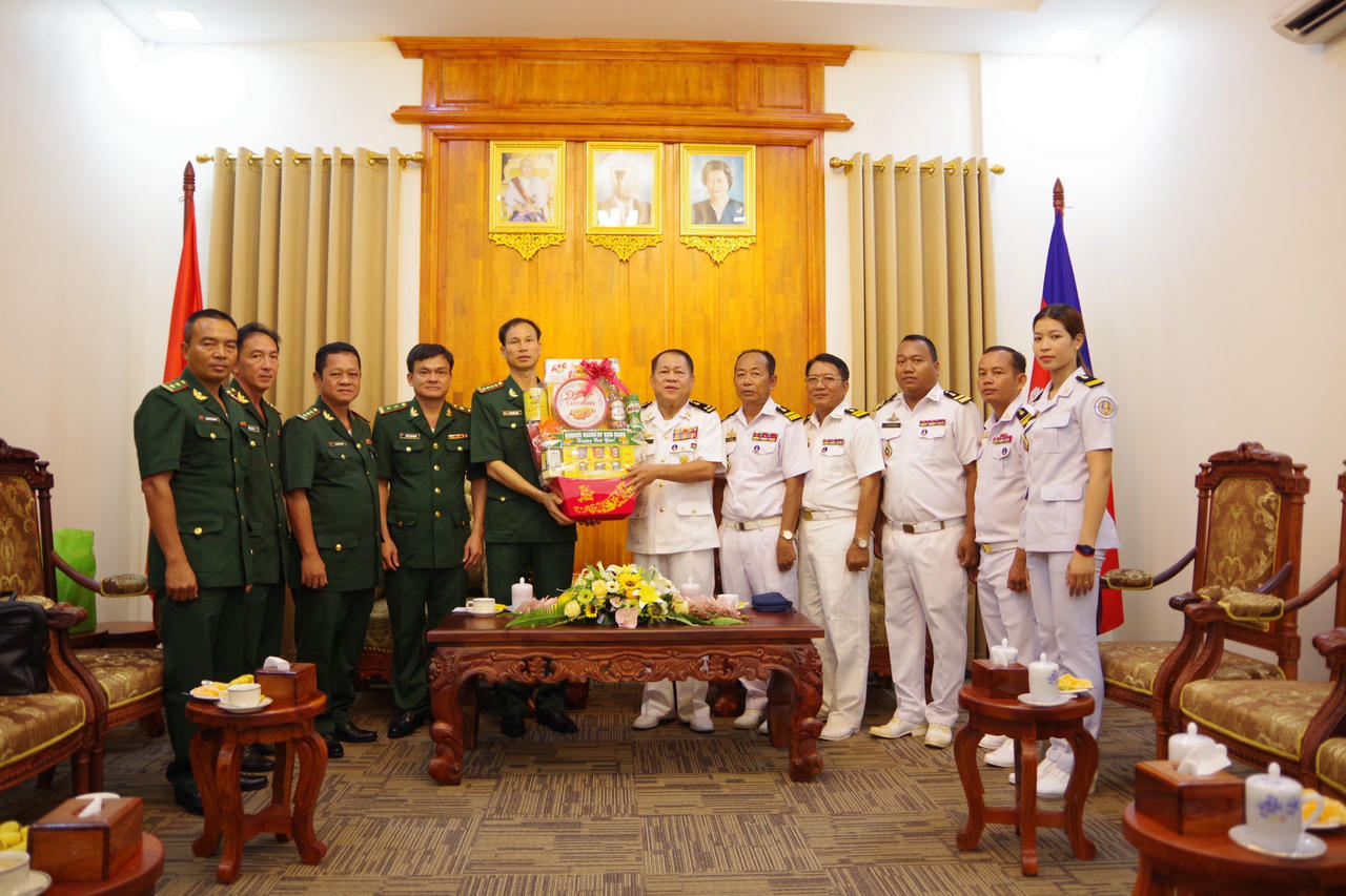Kiên Giang: Chúc Tết các lực lượng bảo vệ biên giới, vùng biển và Chính quyền Campuchia