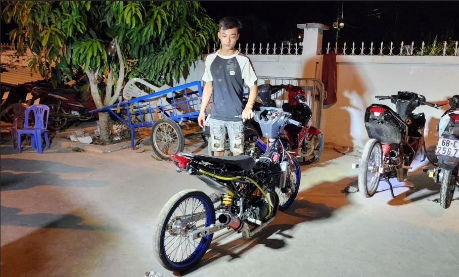 Bắt quả tang nhóm đối tượng cổ vũ và đua xe trái phép tại Kiên Giang