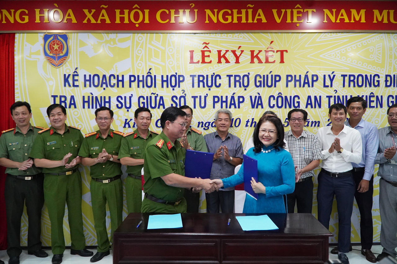 Tích cực phối hợp trực trợ giúp pháp lý trong điều tra hình sự 