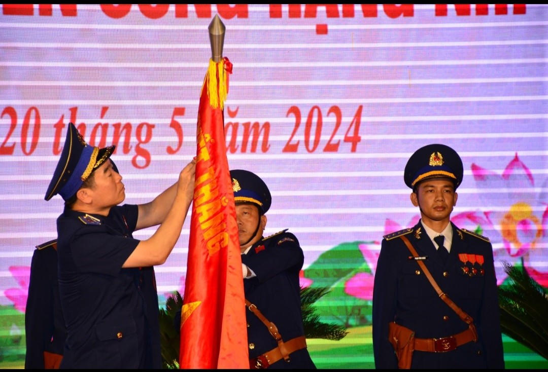 Bộ Tư lệnh Vùng Cảnh sát biển 4 đón nhận Huân chương Chiến công hạng Nhì 