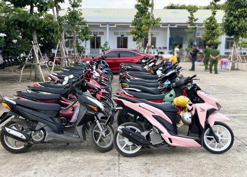 An Giang: Bắt giữ 17 đối tượng tổ chức và đánh bạc ăn tiền 