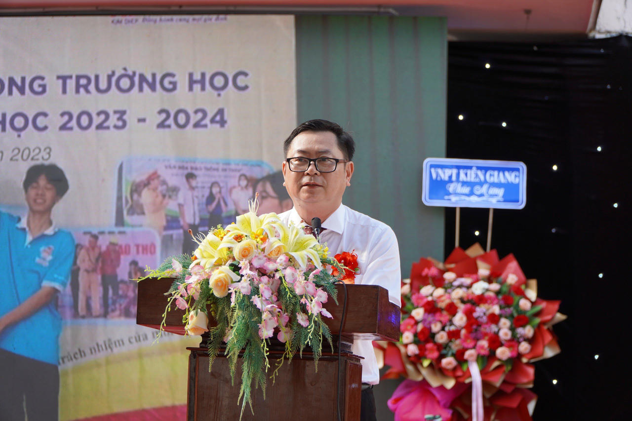 Trường THPT chuyên Huỳnh Mẫn Đạt được công nhận đạt chuẩn Quốc gia cấp độ 2