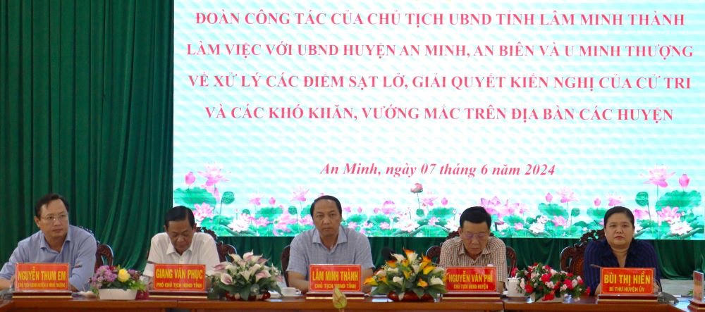 Chủ tịch tỉnh Kiên Giang khảo sát các điểm sạt lở