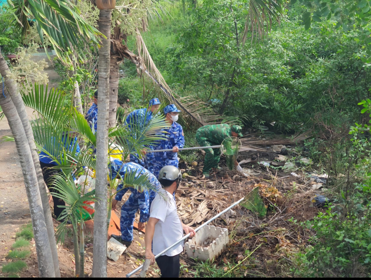 Bộ Tư lệnh Vùng Cảnh sát biển 4 tổ chức Chương trình 'Cảnh sát biển đồng hành với ngư dân'
