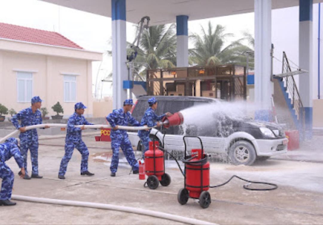 Phúc tra kho xăng dầu chiến thuật tại Bộ Tư lệnh Vùng Cảnh sát biển 4