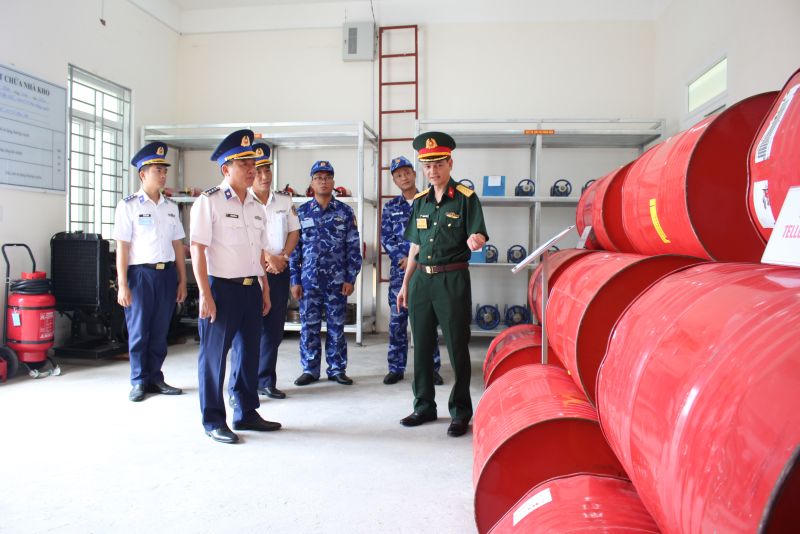 Phúc tra kho xăng dầu chiến thuật tại Bộ Tư lệnh Vùng Cảnh sát biển 4