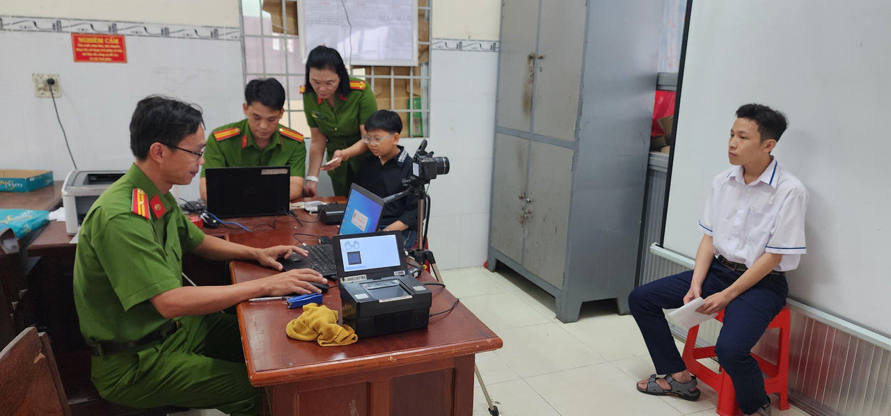 Kiên Giang: Đồng loạt triển khai cấp thẻ căn cước cho người dân