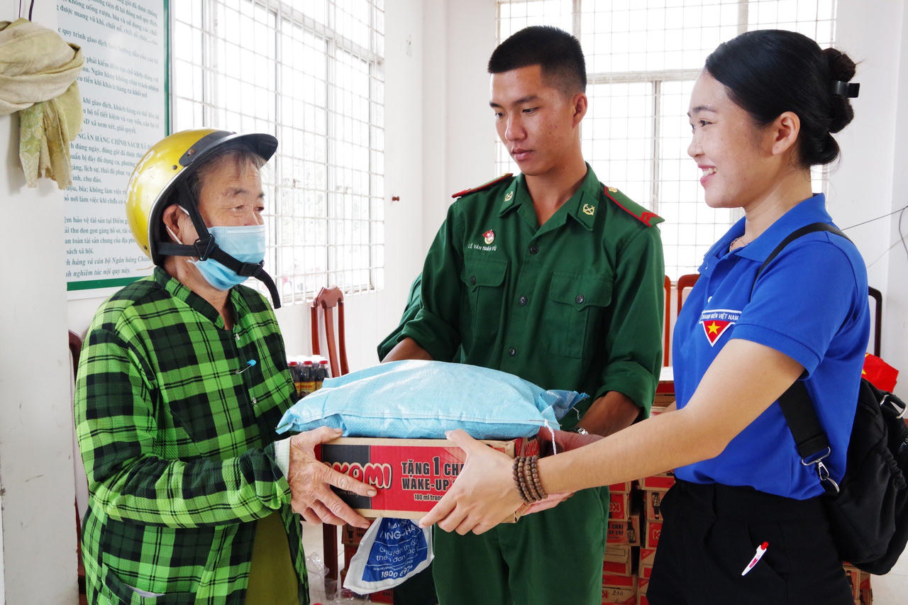 Khám bệnh và phát thuốc miễn phí cho bà con vùng biên giới tỉnh An Giang