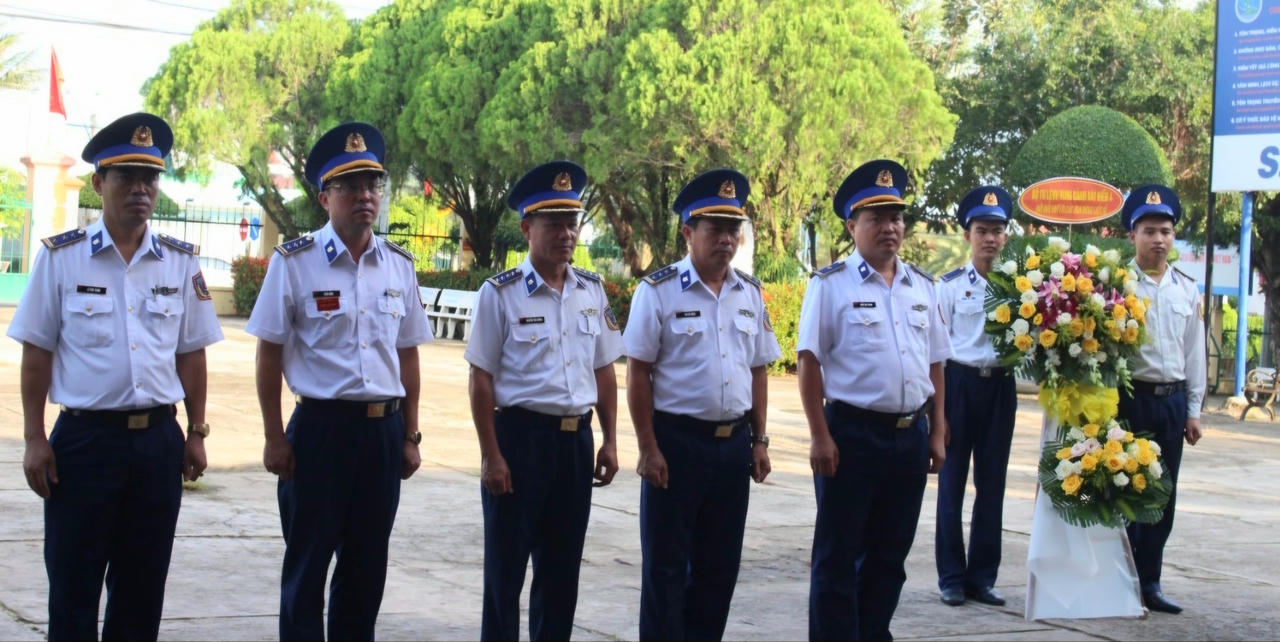 BTL Vùng Cảnh sát biển 4 phát huy đạo lý 'Uống nước nhớ nguồn'