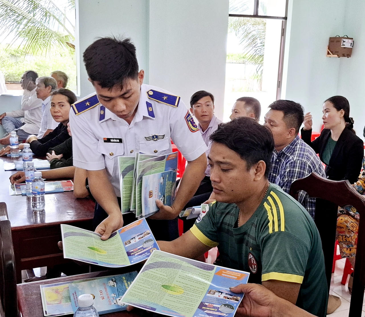 BTL Vùng Cảnh sát biển 4 cùng với tỉnh Bạc Liêu chung sức gỡ cảnh báo 'thẻ vàng' của EC