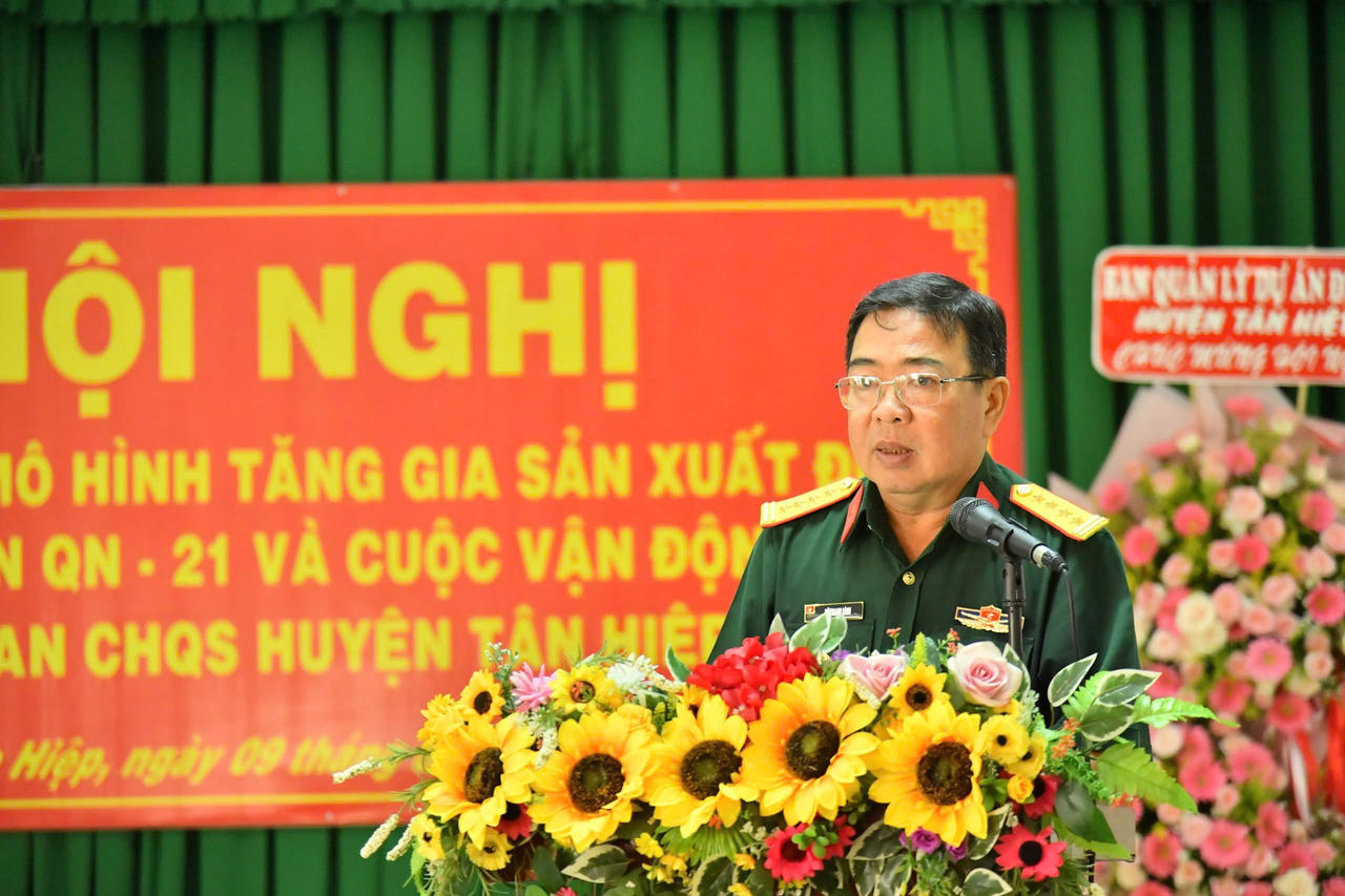 Kiên Giang: Tham quan mô hình tăng gia sản xuất điểm theo đề án QN-21 và thực hiện Cuộc vận động 50
