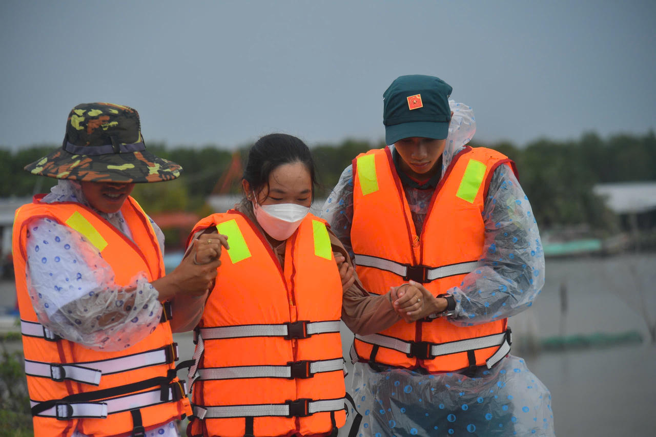 Bí thư Tỉnh ủy Kiên Giang tham dự diễn tập phòng chống thiên tai và tìm kiếm cứu nạn