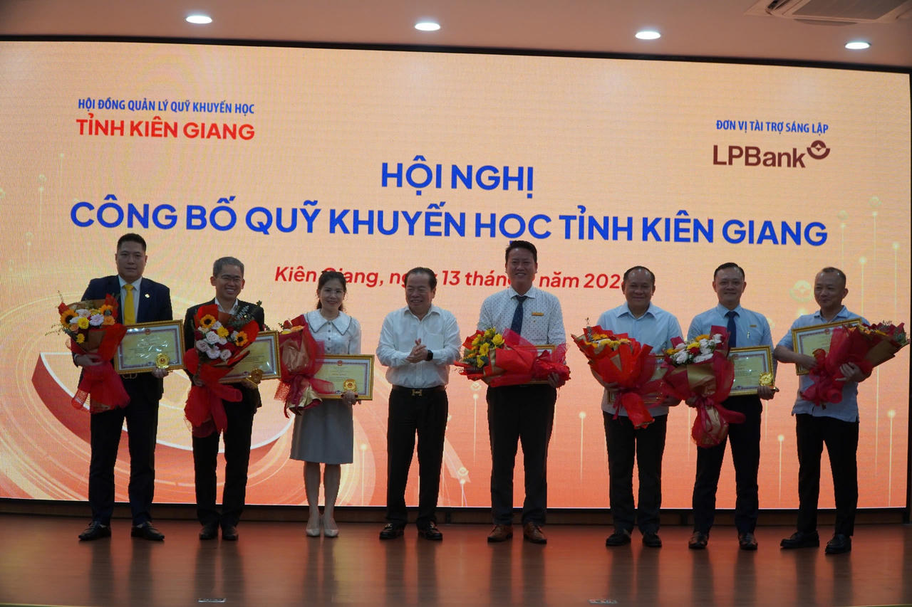 85 tỉ đồng hỗ trợ sinh viên khó khăn tại Kiên Giang đến trường