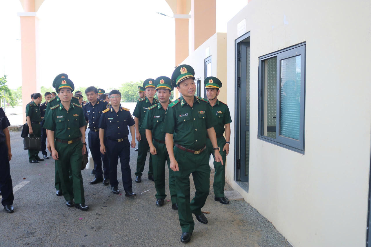 Kiểm tra công tác phối hợp trong thực hiện nhiệm vụ giữa Bộ đội Biên phòng và Cục Hải quan tỉnh An Giang