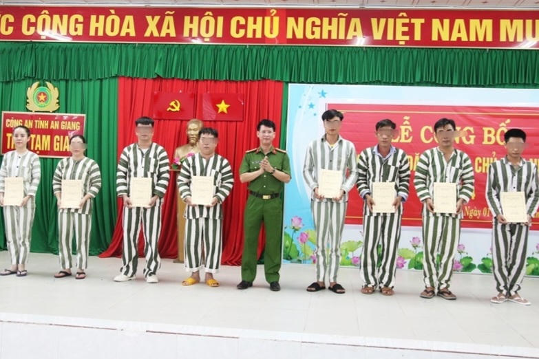 Nhiều địa phương công bố quyết định đặc xá cho phạm nhân