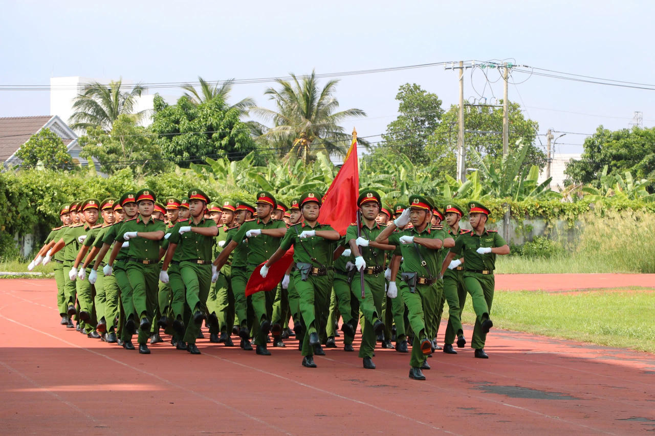 Hình ảnh Công an tỉnh Kiên Giang 'trổ tài' chuẩn bị thi Điều lệnh, quân sự, võ thuật 