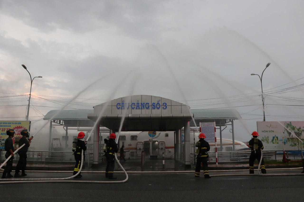 Tổng duyệt phương án phòng cháy chữa cháy và cứu nạn tại Cảng thuỷ nội địa Rạch Giá