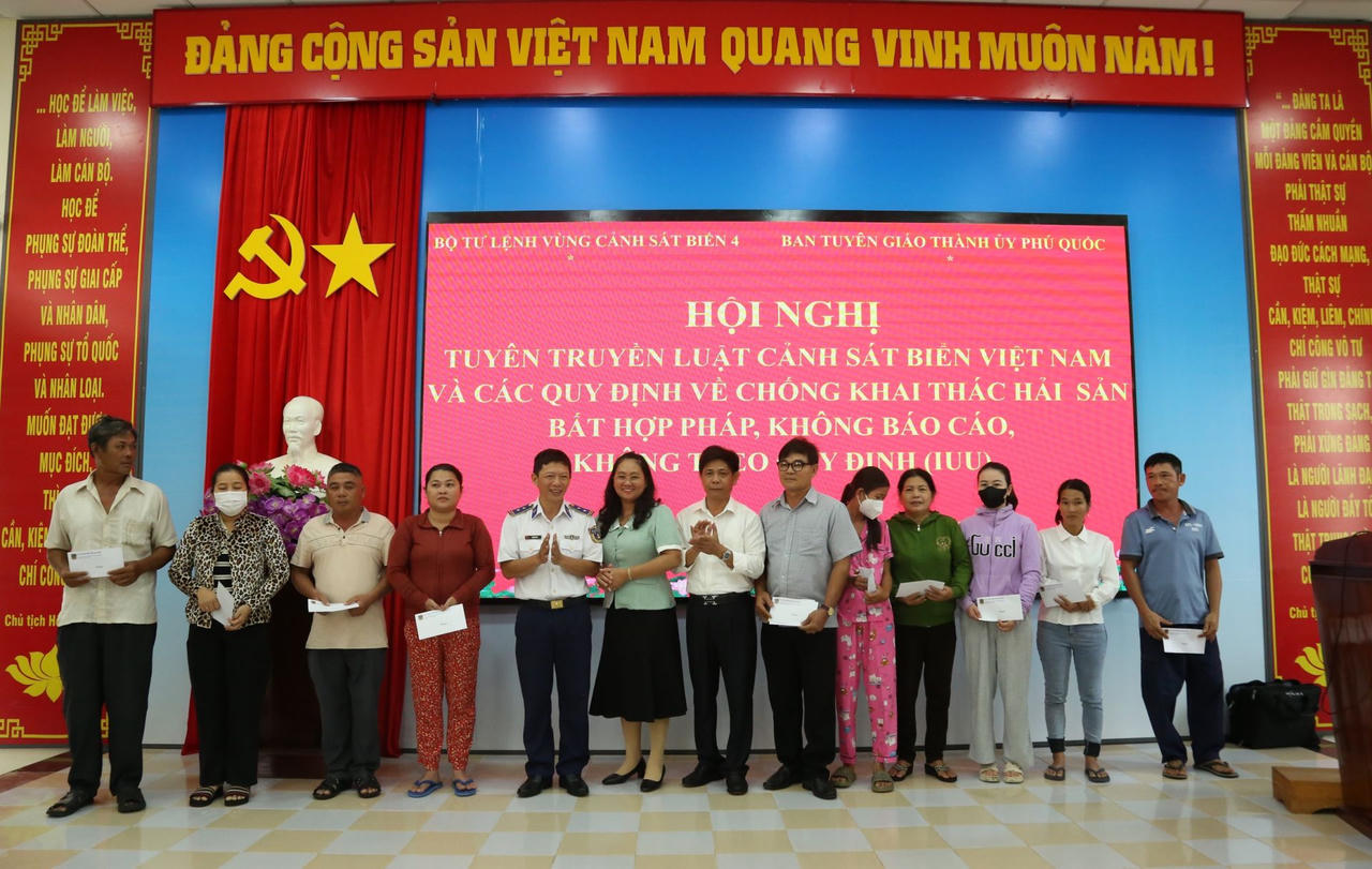 BTL Vùng Cảnh sát Biển 4 tuyên truyền, phổ biến pháp luật tại TP Phú Quốc