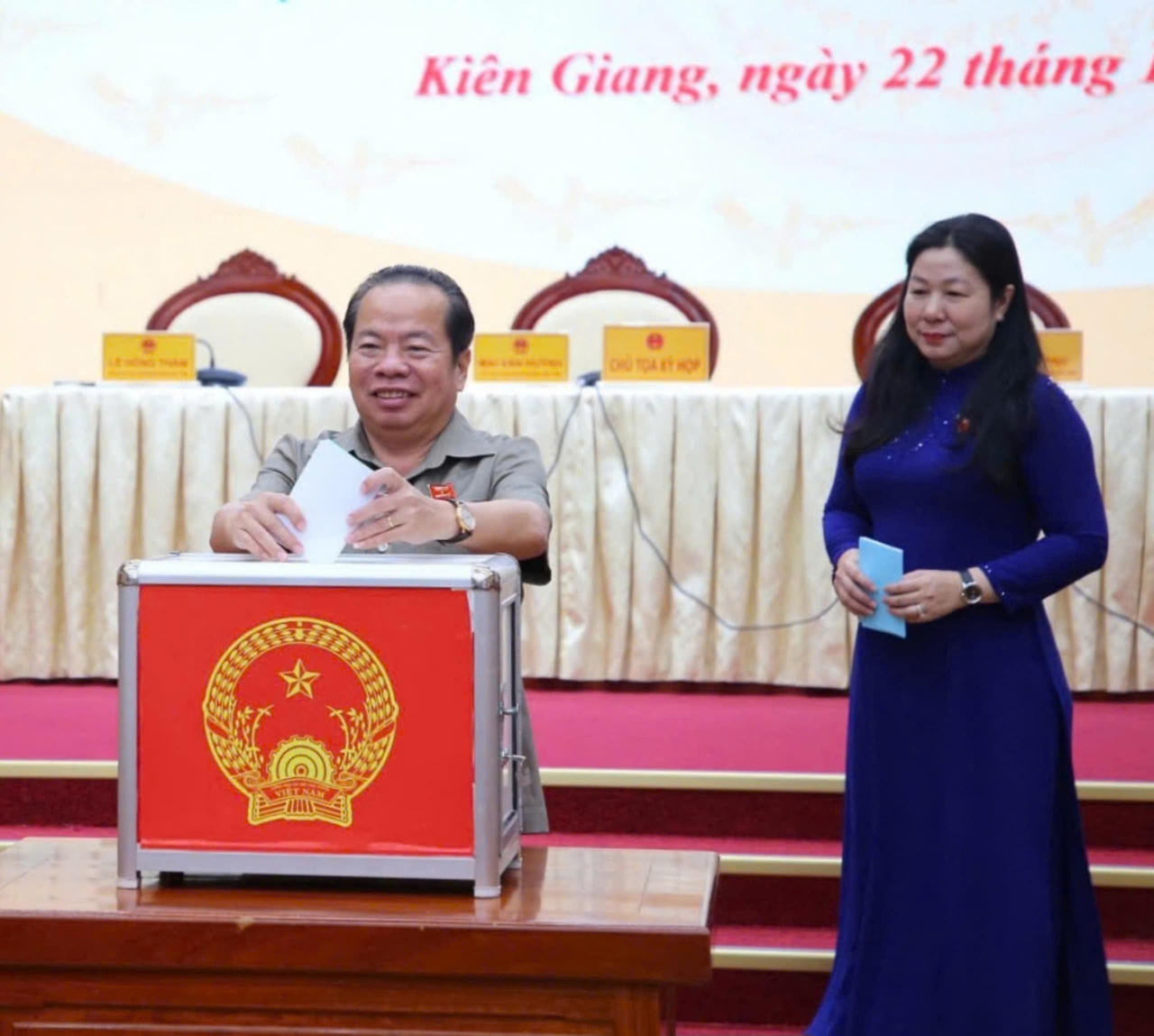 Bí thư huyện Vĩnh Thuận được bầu giữ chức Phó Chủ tịch tỉnh Kiên Giang