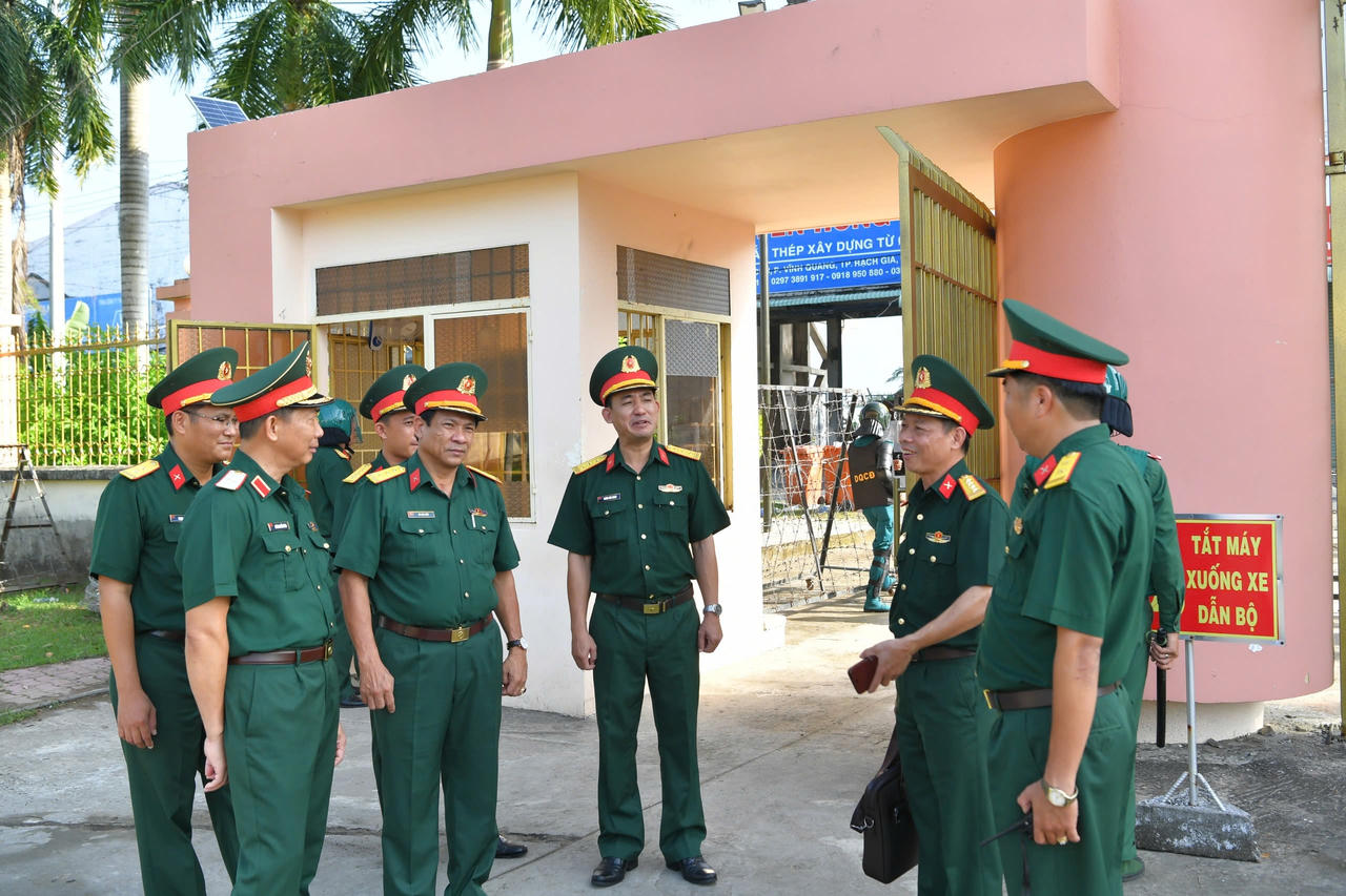 Bộ Quốc phòng kiểm tra toàn diện Bộ CHQS tỉnh Kiên Giang