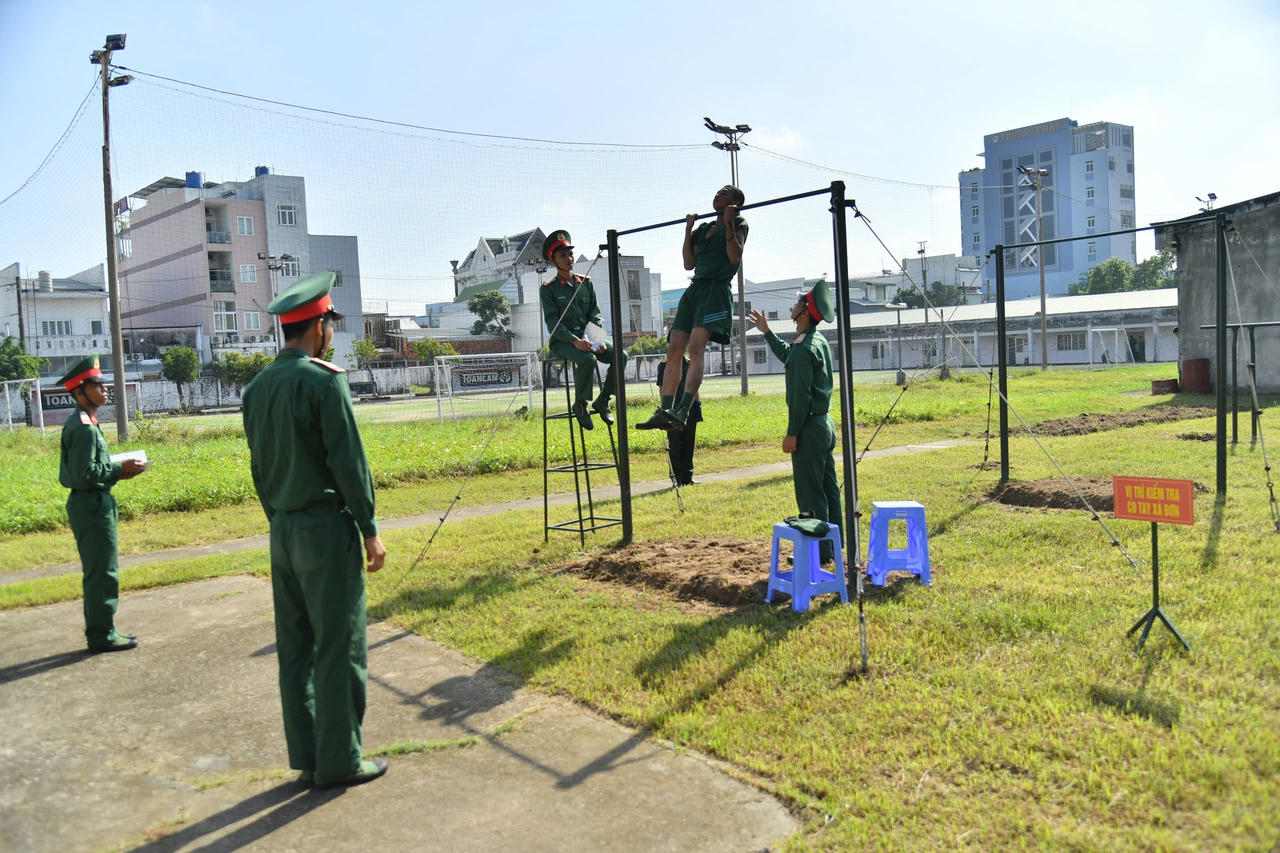 Bộ Quốc phòng kiểm tra toàn diện Bộ CHQS tỉnh Kiên Giang